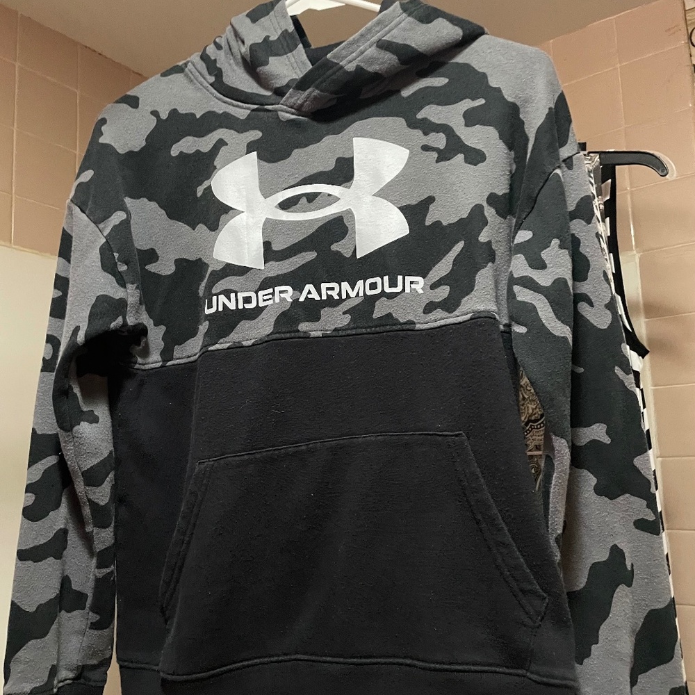 Boys Hoodie UnderArmor Youth XL 16-18